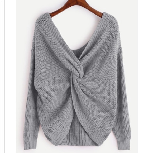 5⭐️GRAY FRONT OR BACK TWIST - Sweater - Picture 2 of 4